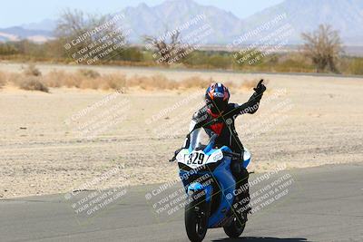 media/Apr-17-2022-CVMA (Sun) [[f474cfa795]]/Race 14 500 Supersport-350 Supersport (Holeshot)/